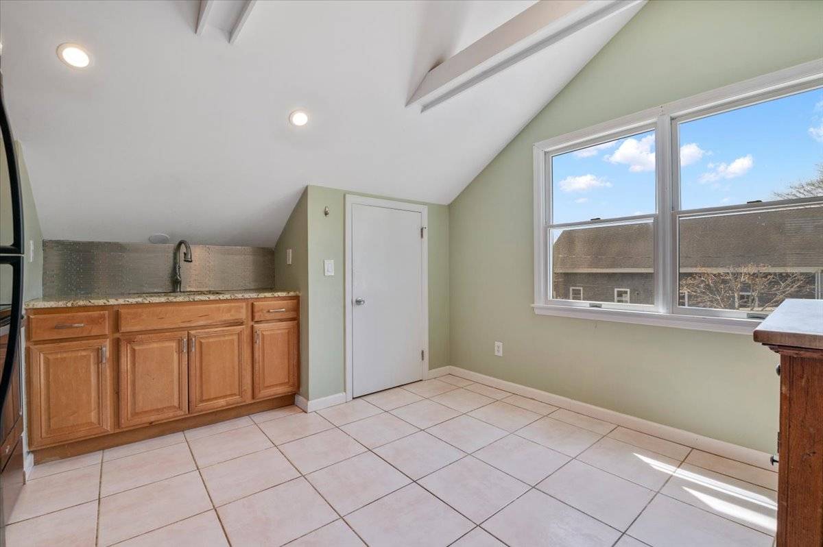 25A GARDNERS LN