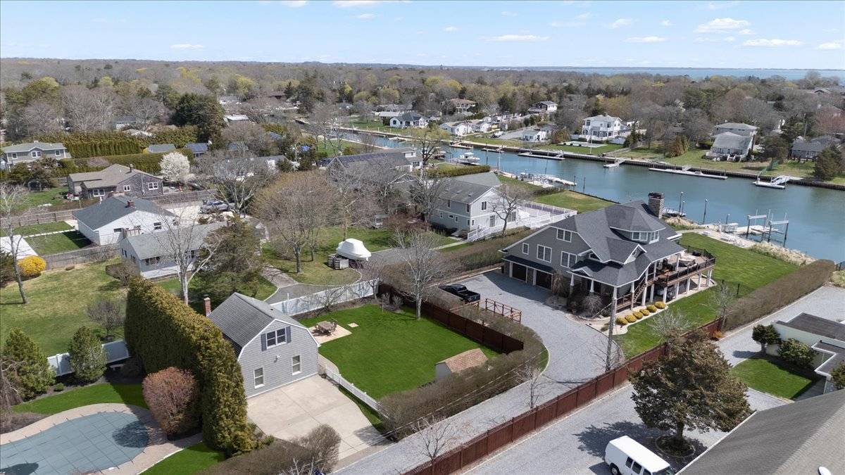25A GARDNERS LN