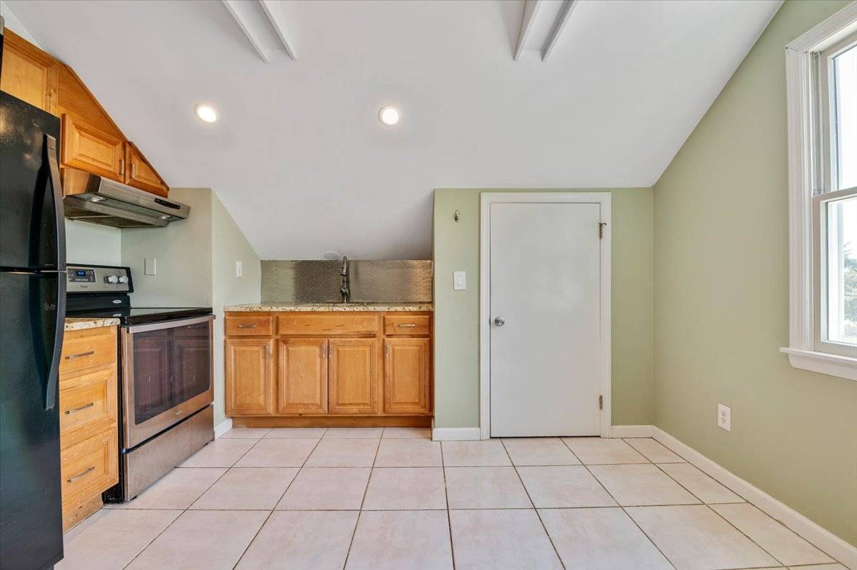 25A GARDNERS LN