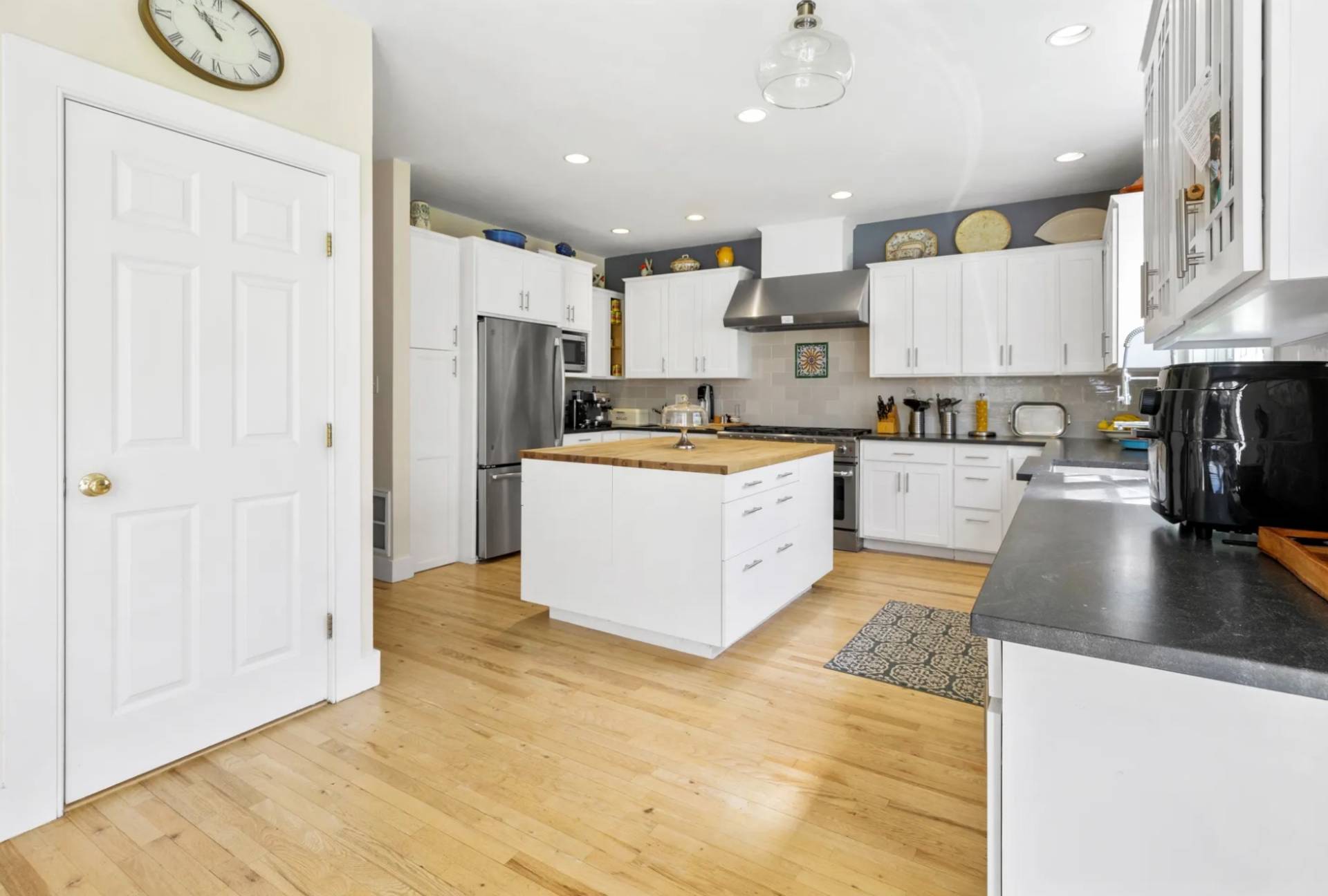 7 BRIDGE HILL LN
