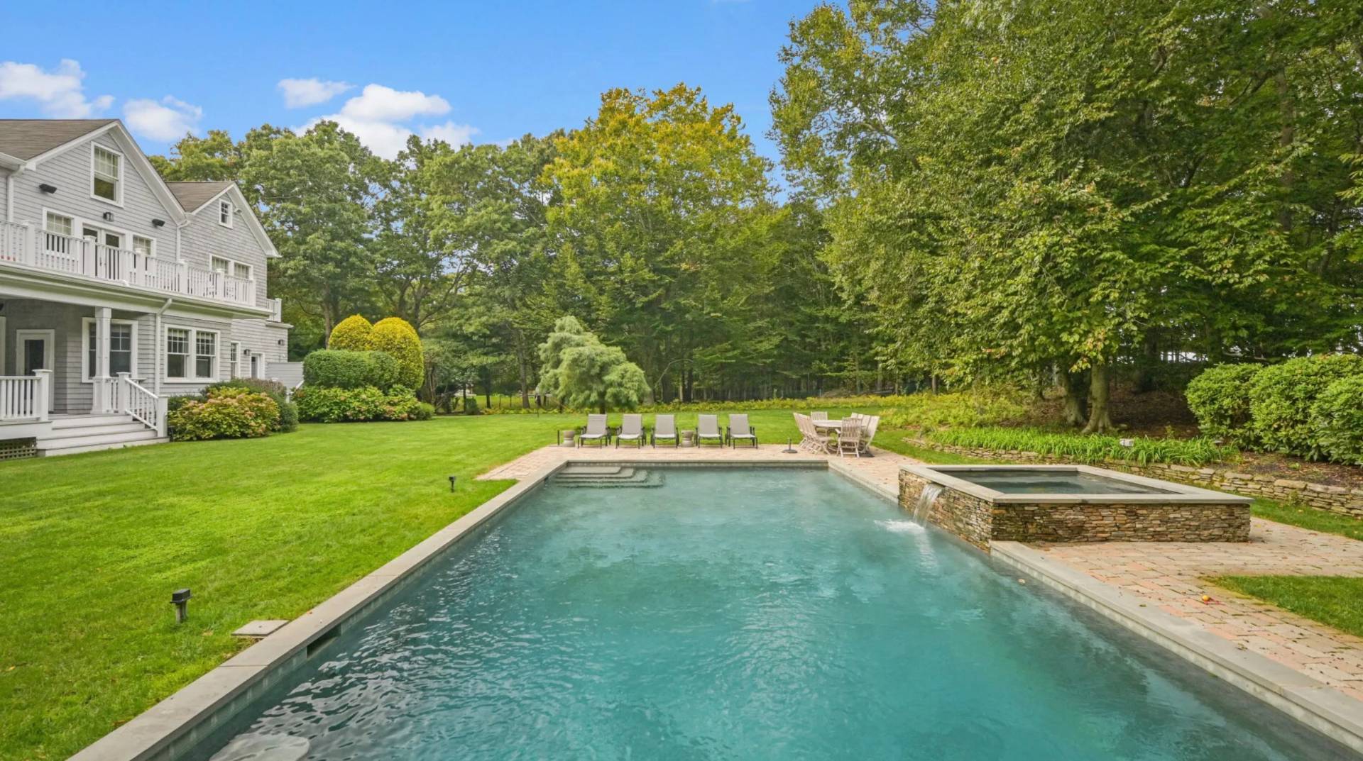 118 WATER MILL TOWD RD