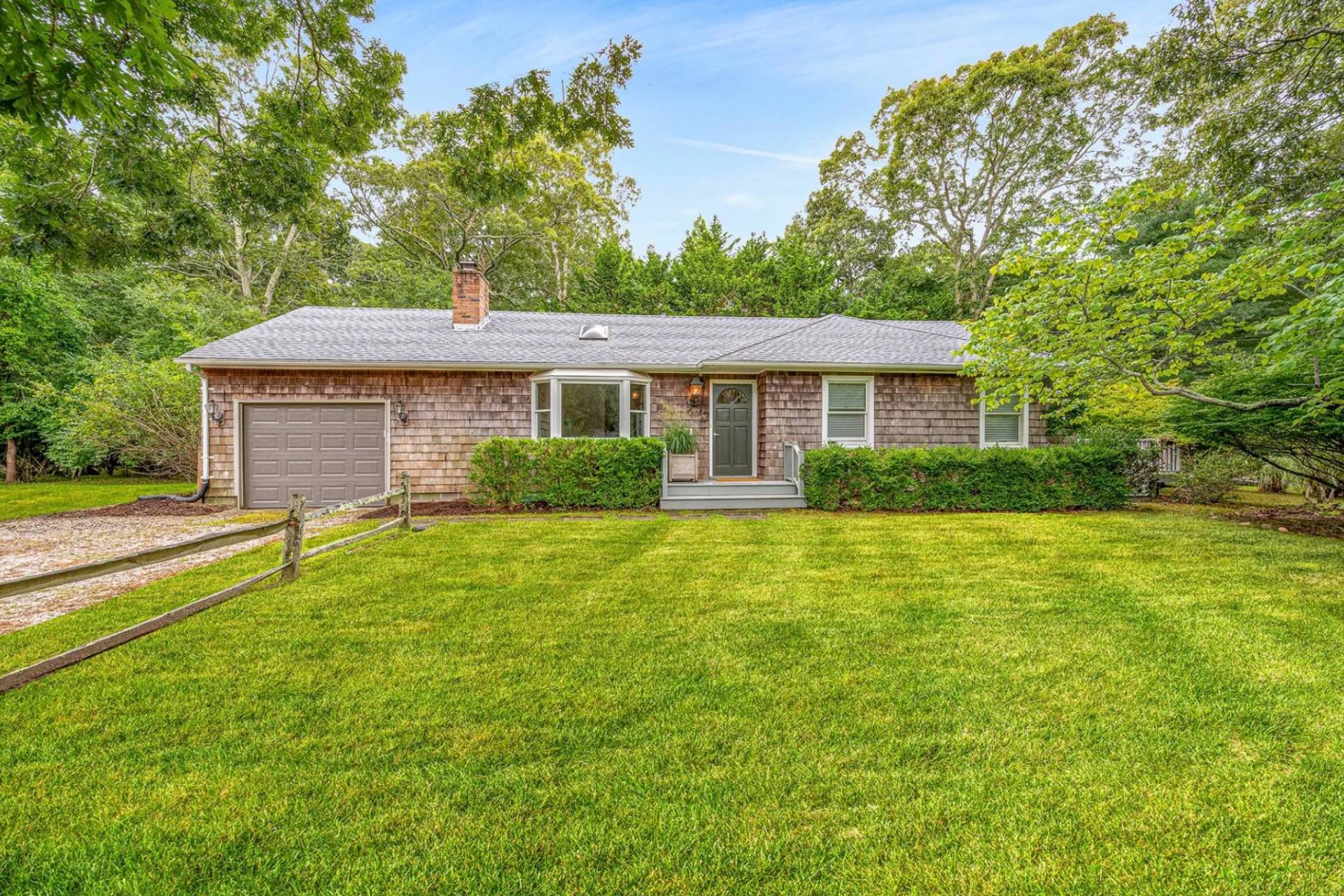 26 WOODBINE DR