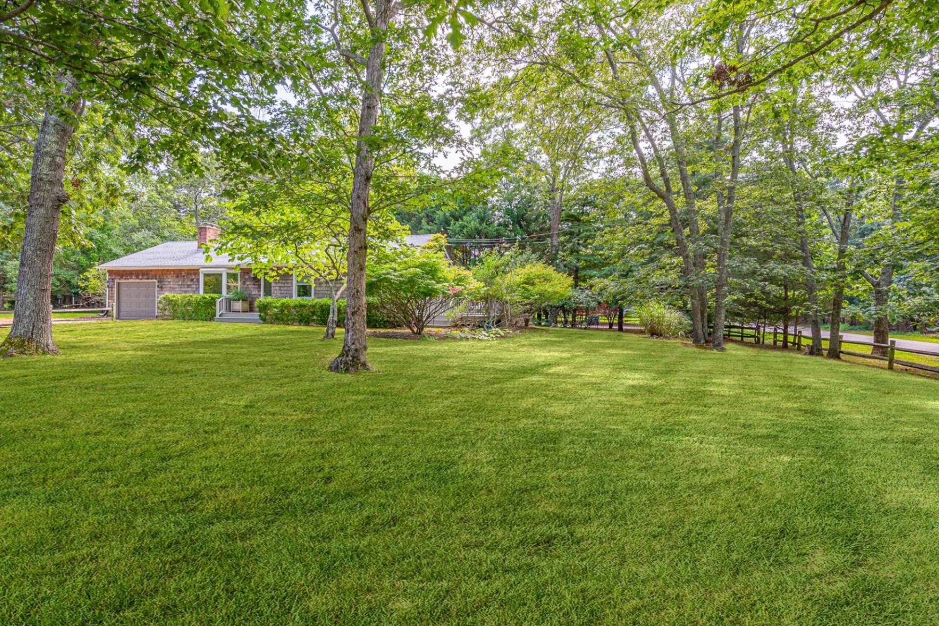 26 WOODBINE DR