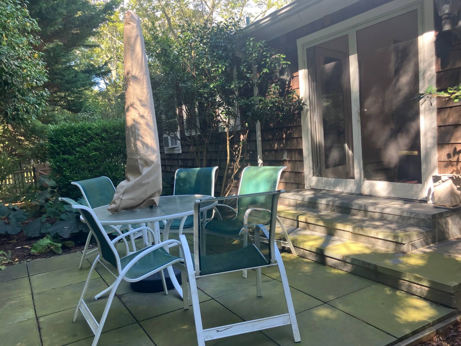 26 WOODBINE DR