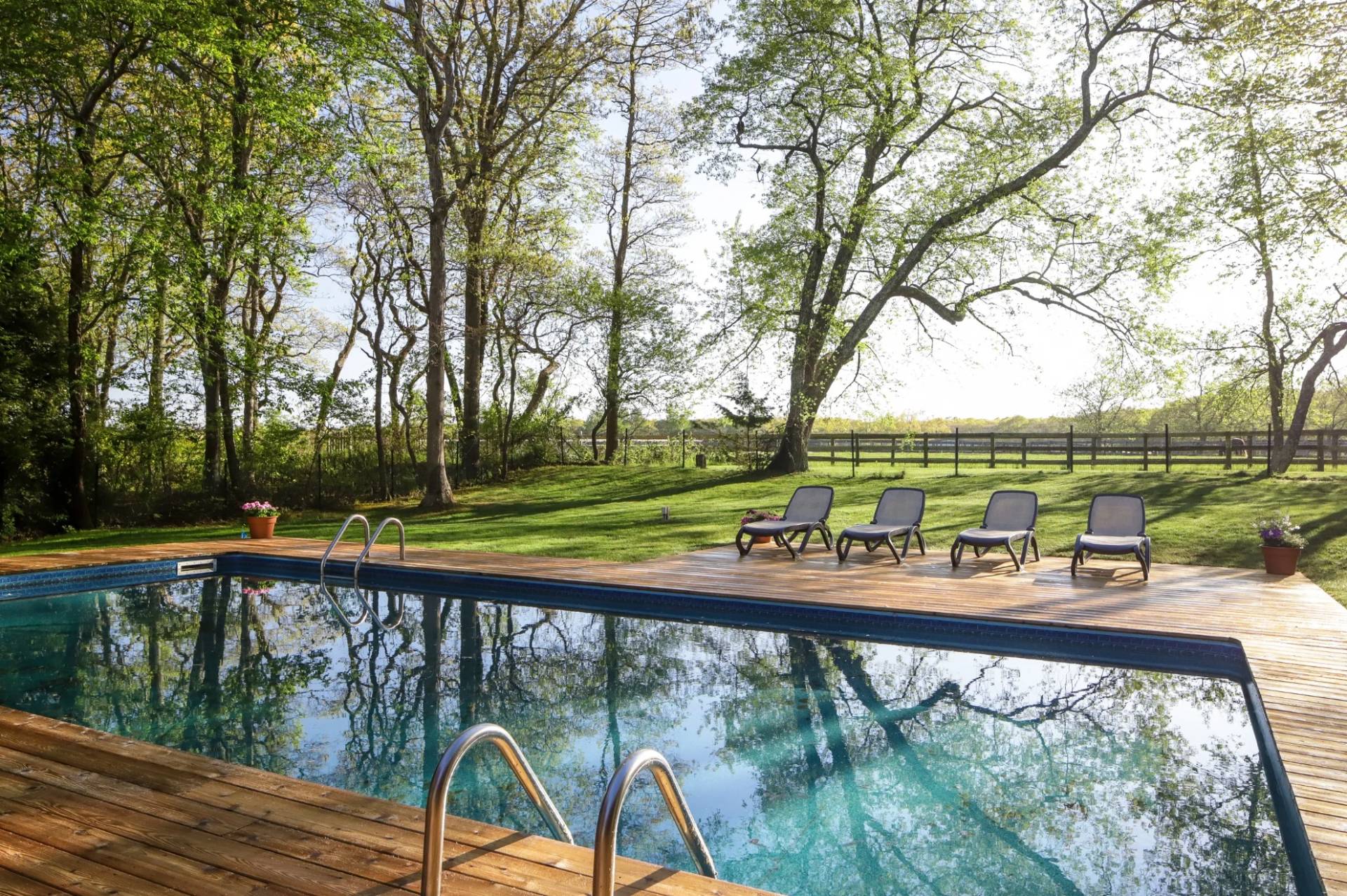 233 WATER MILL TOWD RD