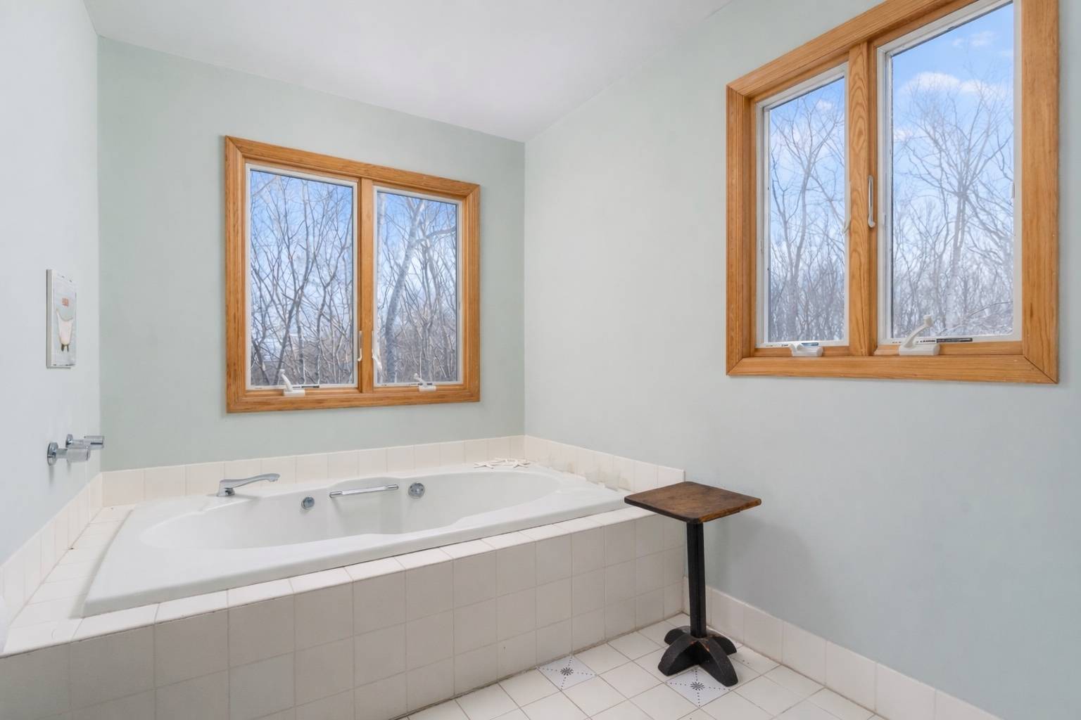 48 Island View Drive West
