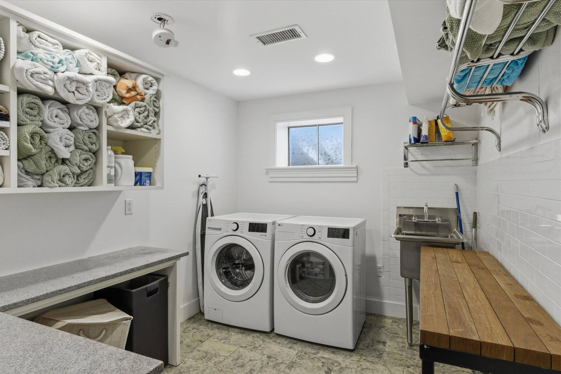 100 WAINSCOTT NORTHWEST RD