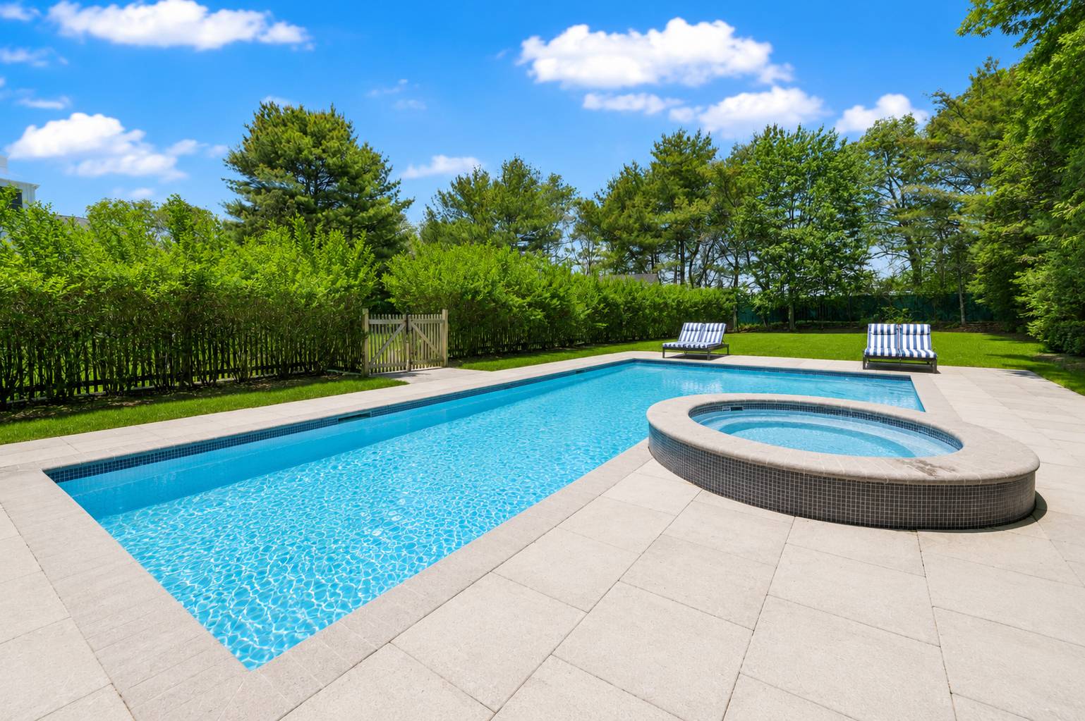 100 WAINSCOTT NORTHWEST RD