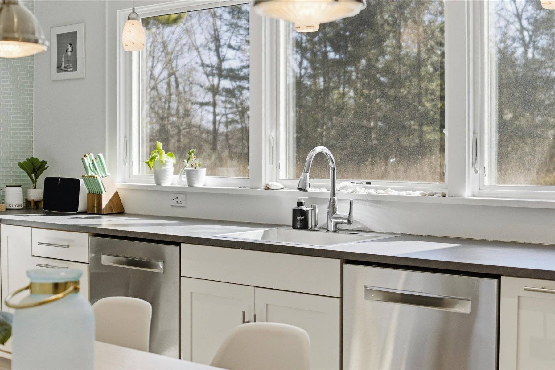 100 WAINSCOTT NORTHWEST RD