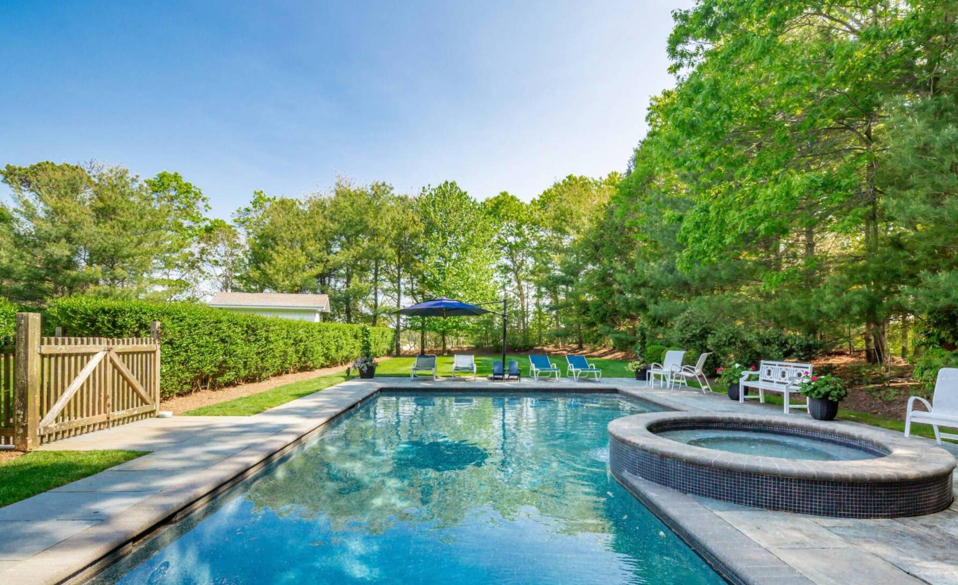 100 WAINSCOTT NORTHWEST RD