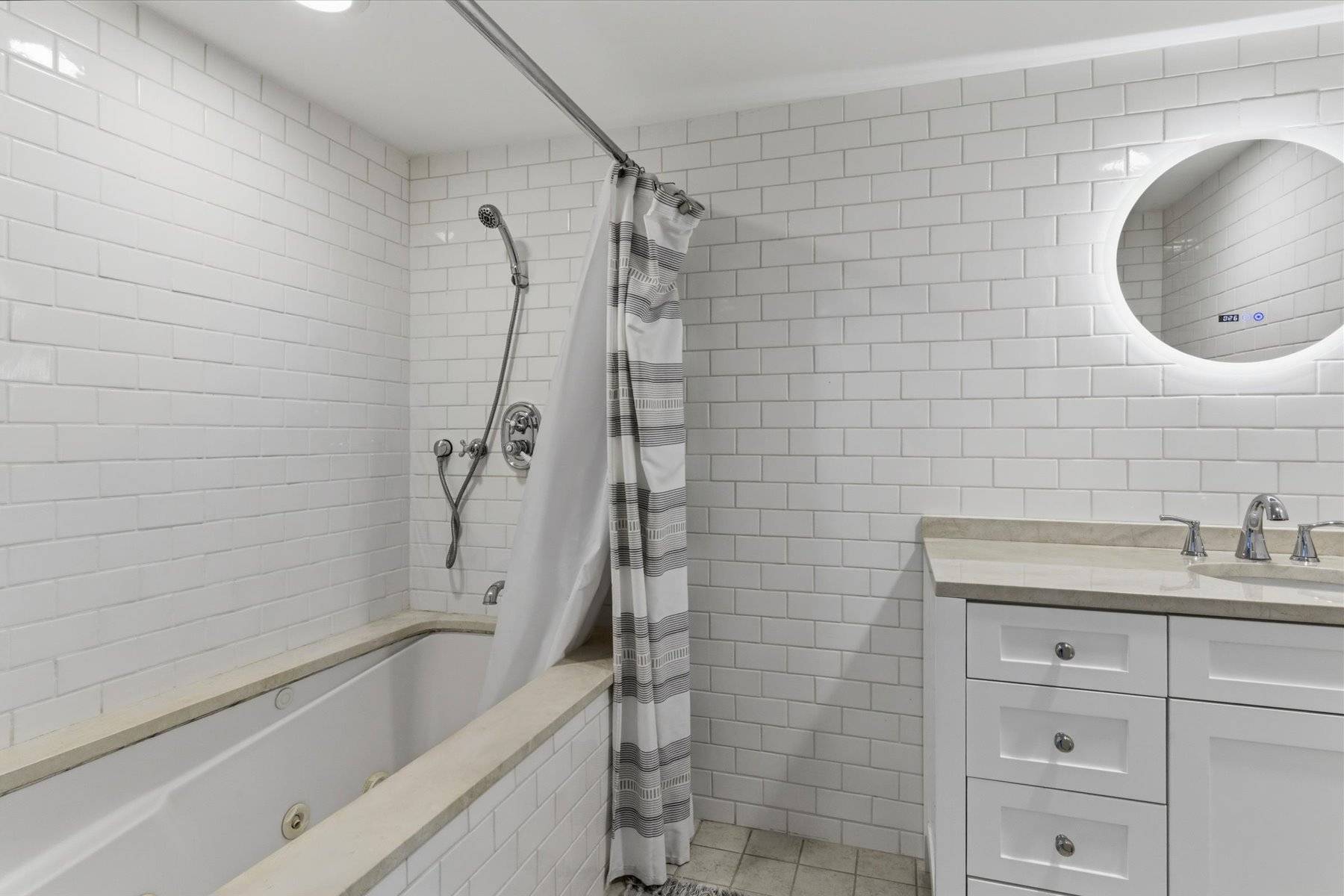 100 WAINSCOTT NORTHWEST RD