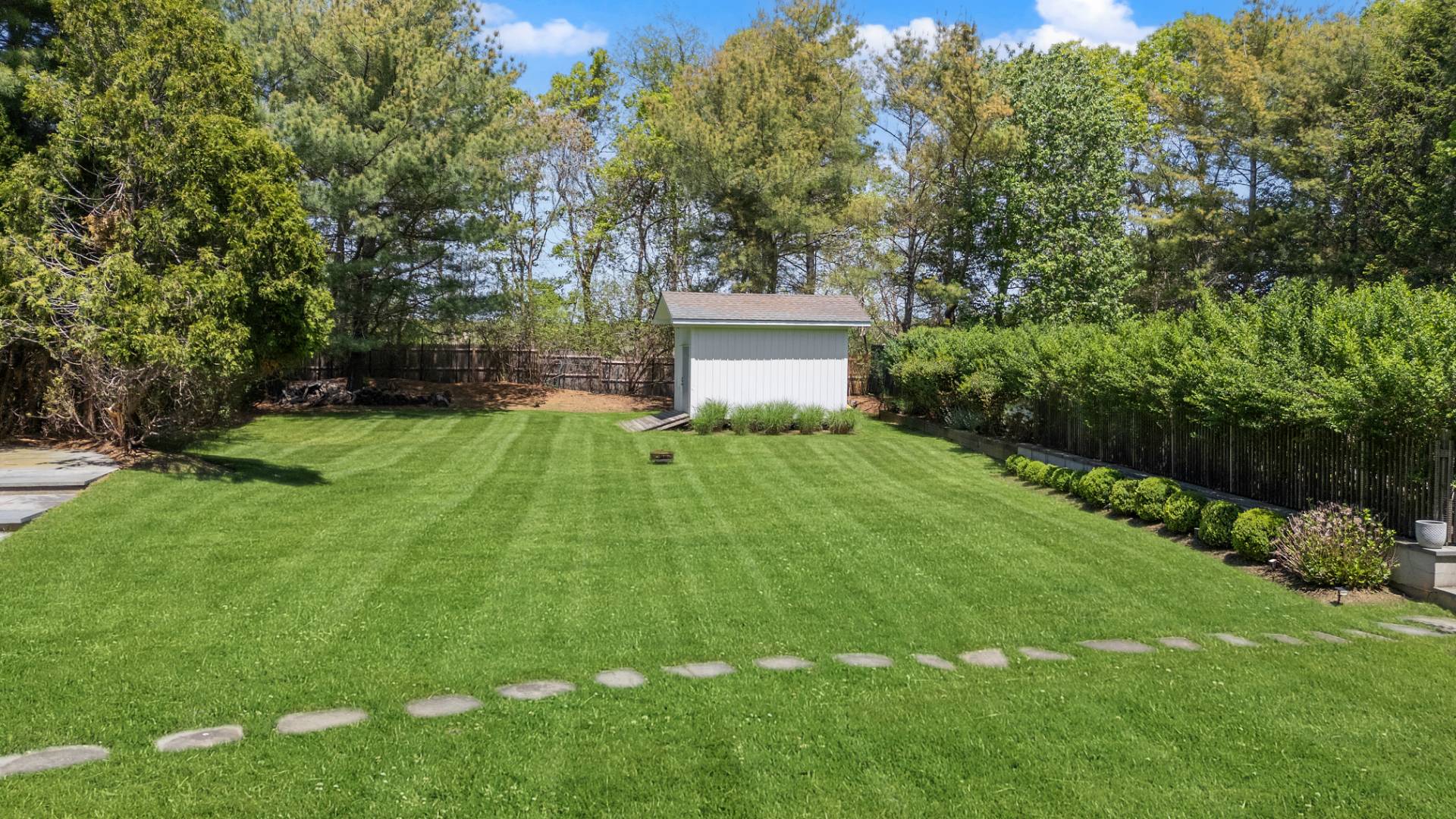 100 WAINSCOTT NORTHWEST RD