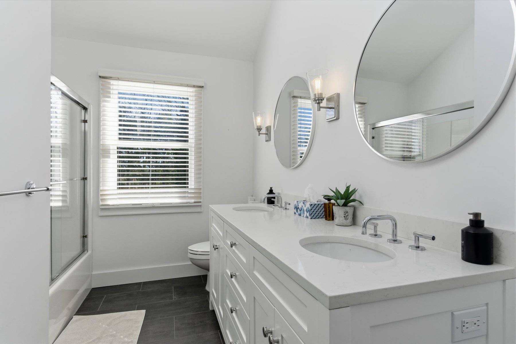 100 WAINSCOTT NORTHWEST RD