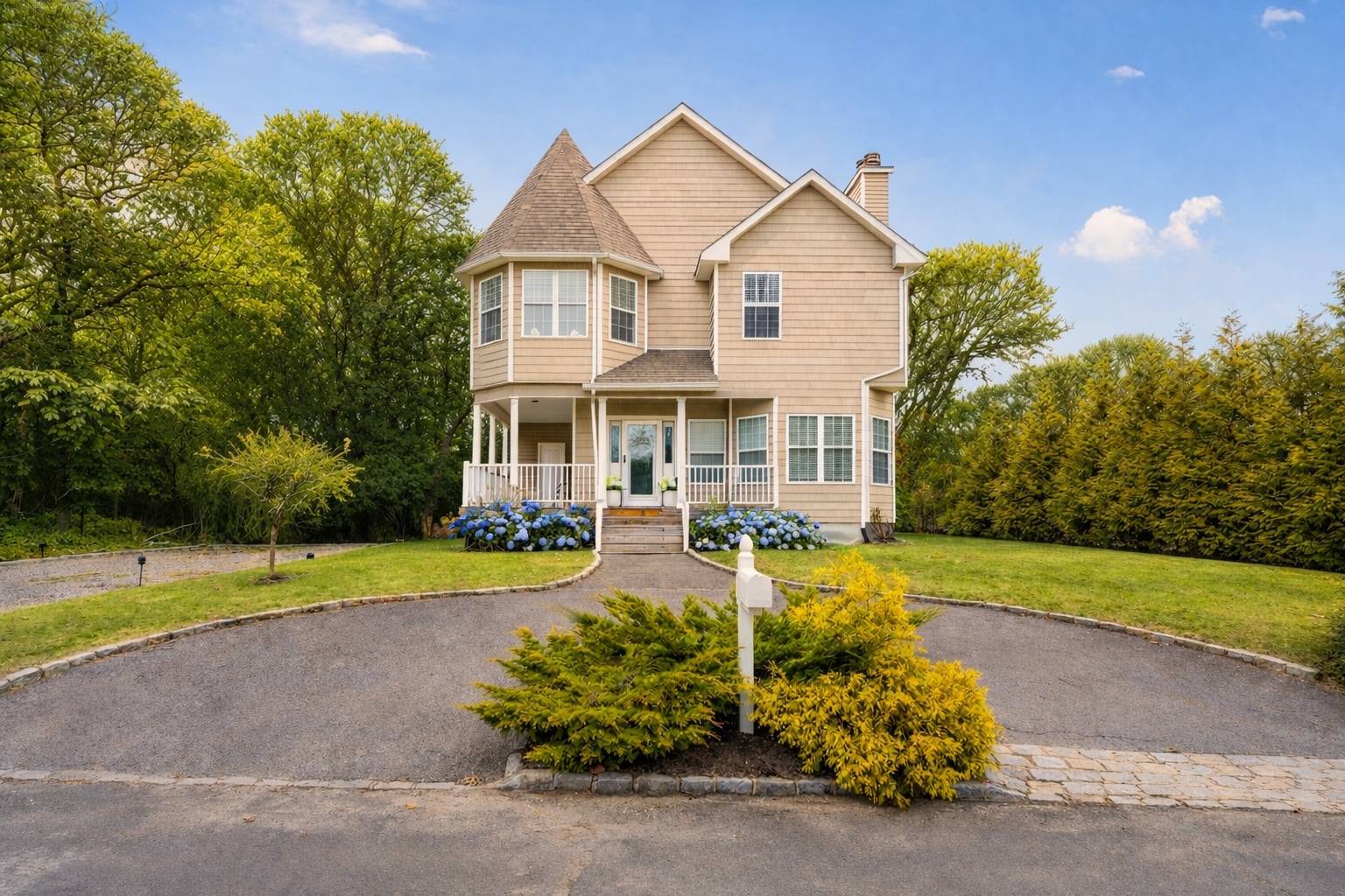 5 Broidy Lane