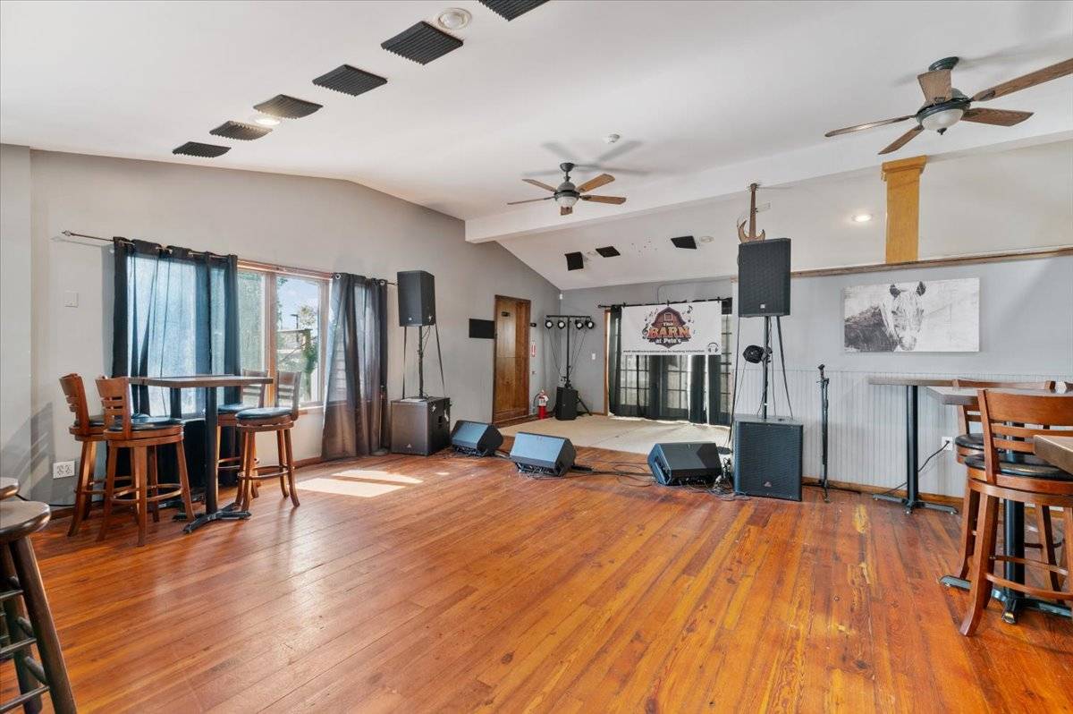 3225 Sound Ave