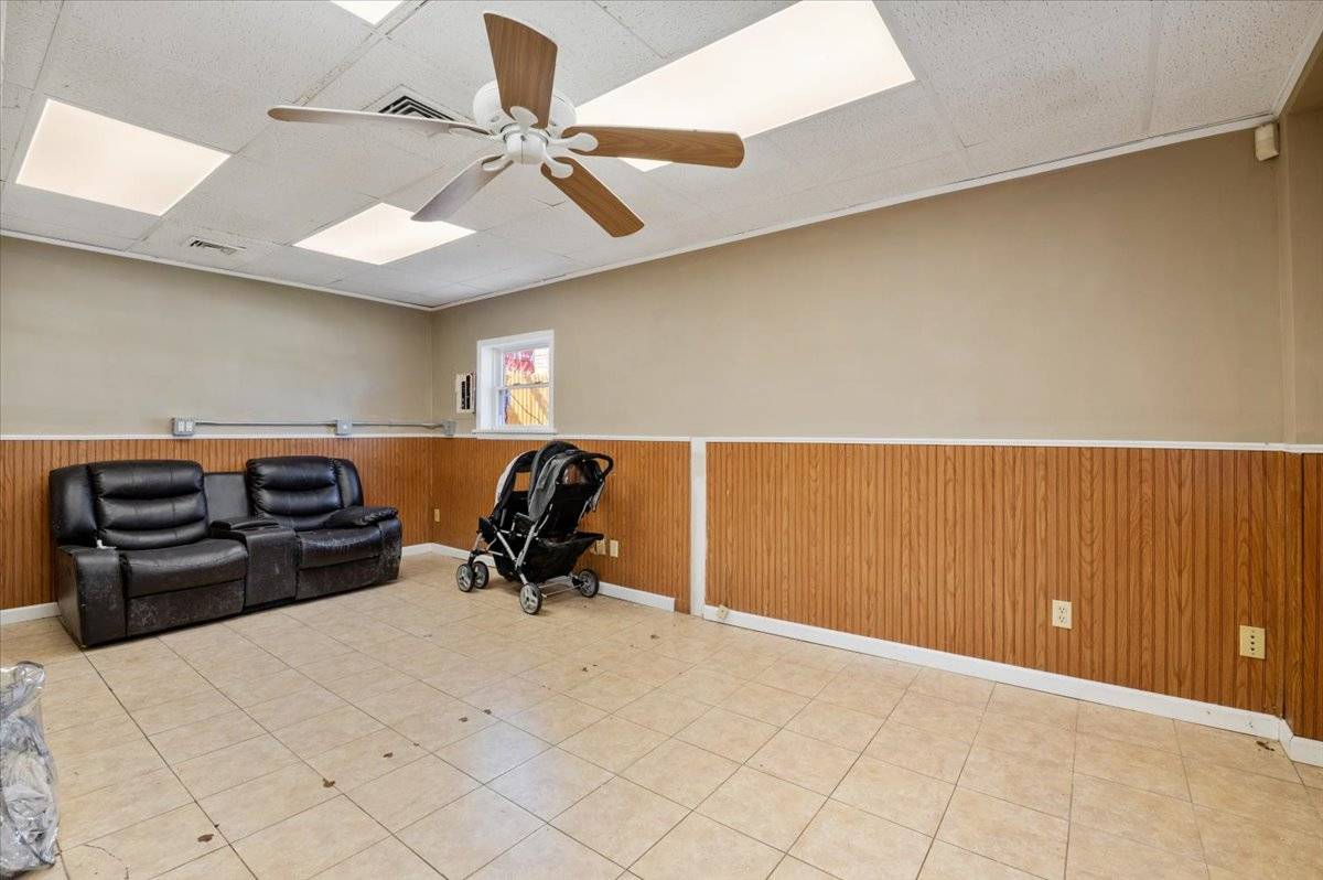3225 Sound Ave