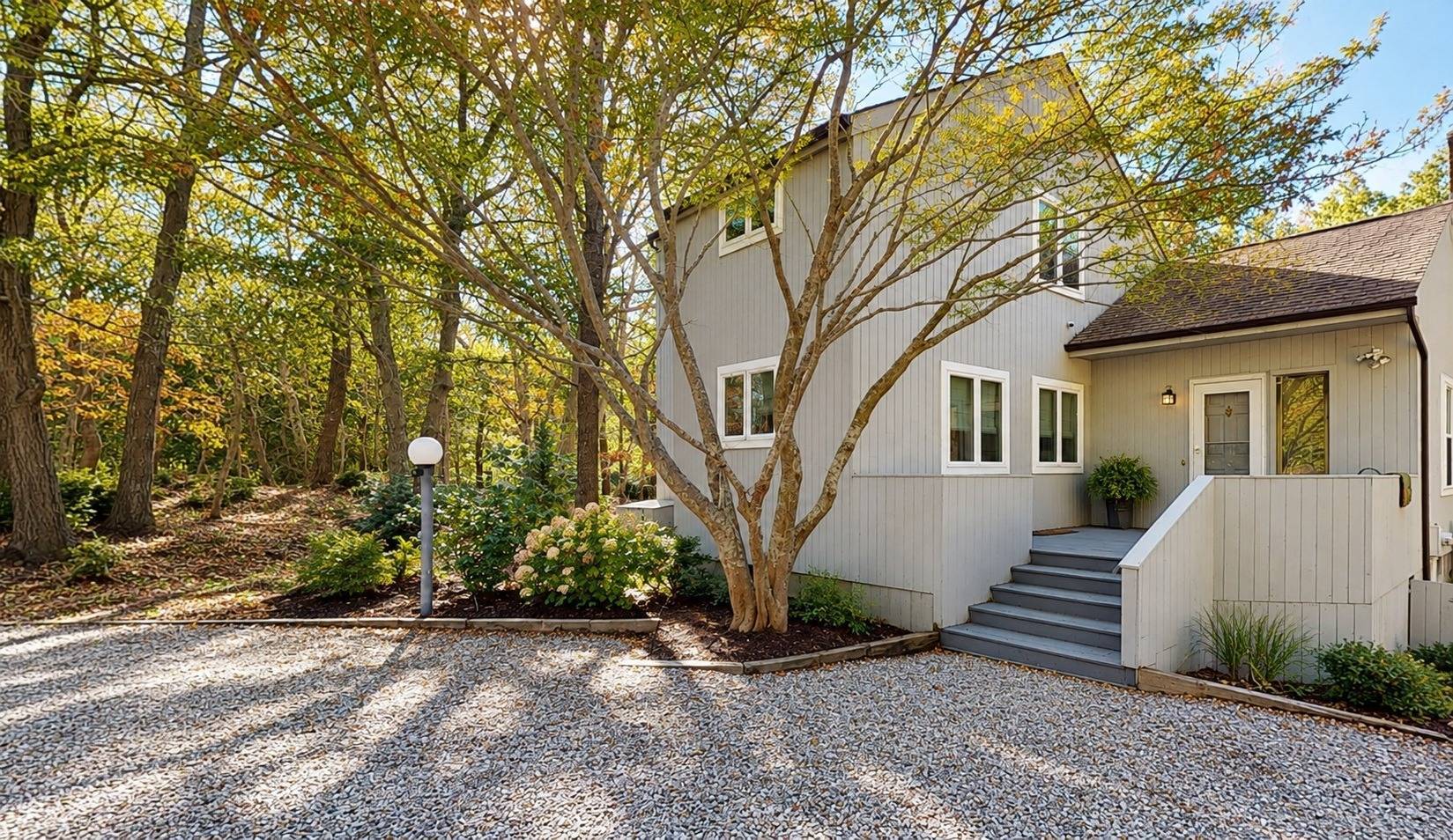 18 PARK CIR