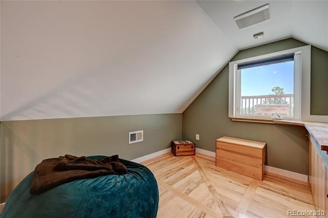 4530 W Hayward Place