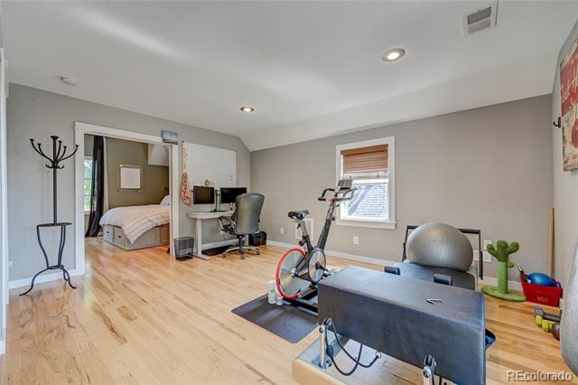 4530 W Hayward Place