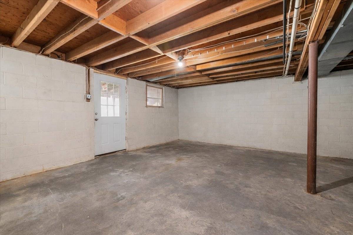 26 BITTERSWEET AVE