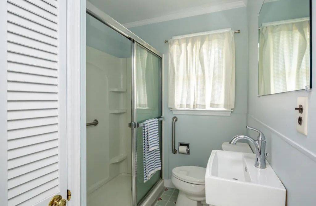 15 Maidstone Ave