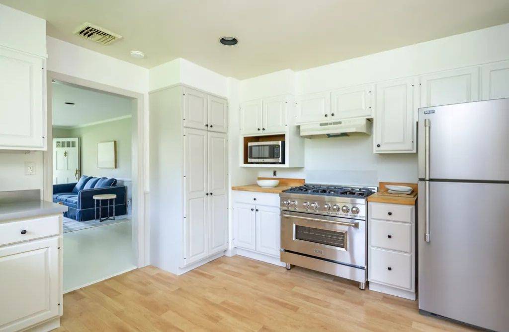 15 Maidstone Ave