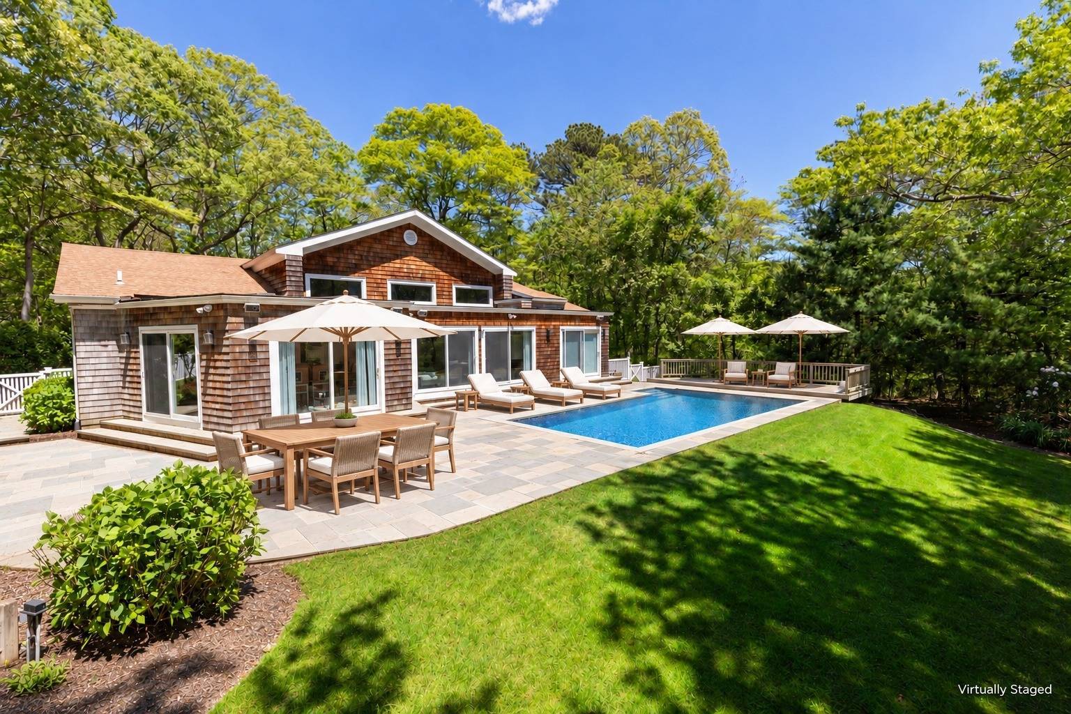 4 LAKEWOOD LN