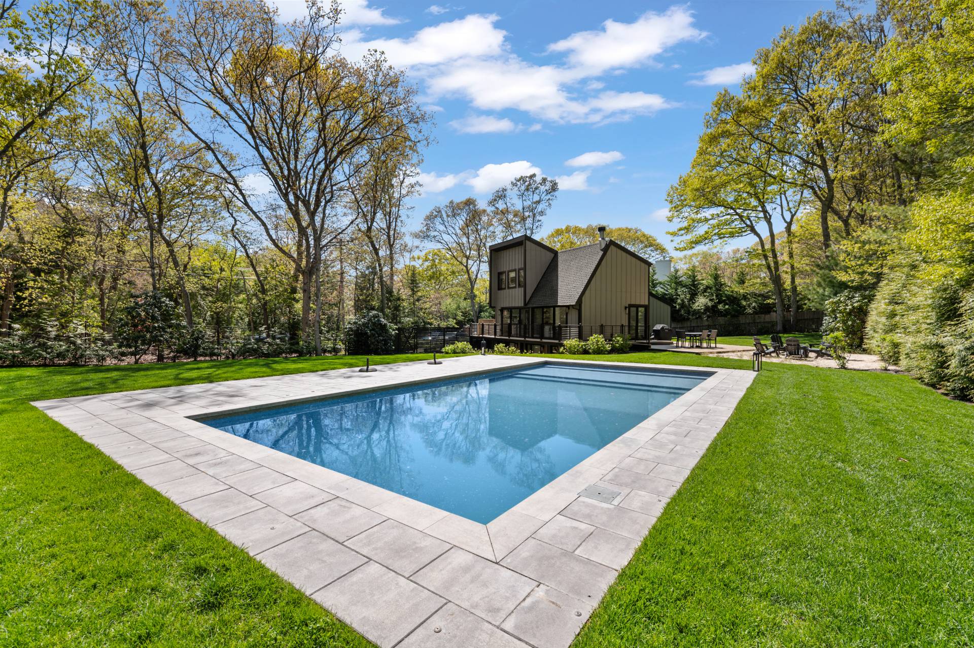 29 ROSES GROVE RD