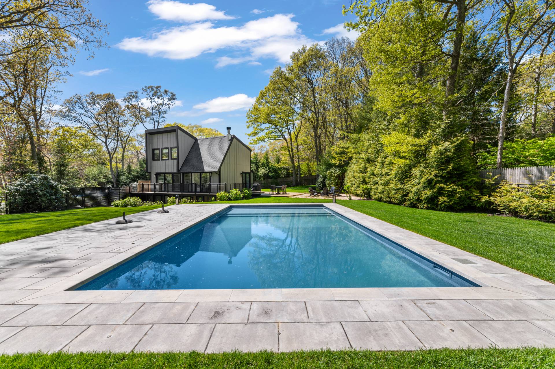 29 ROSES GROVE RD