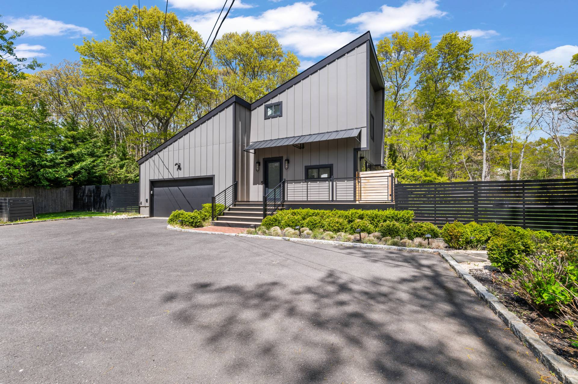 29 ROSES GROVE RD