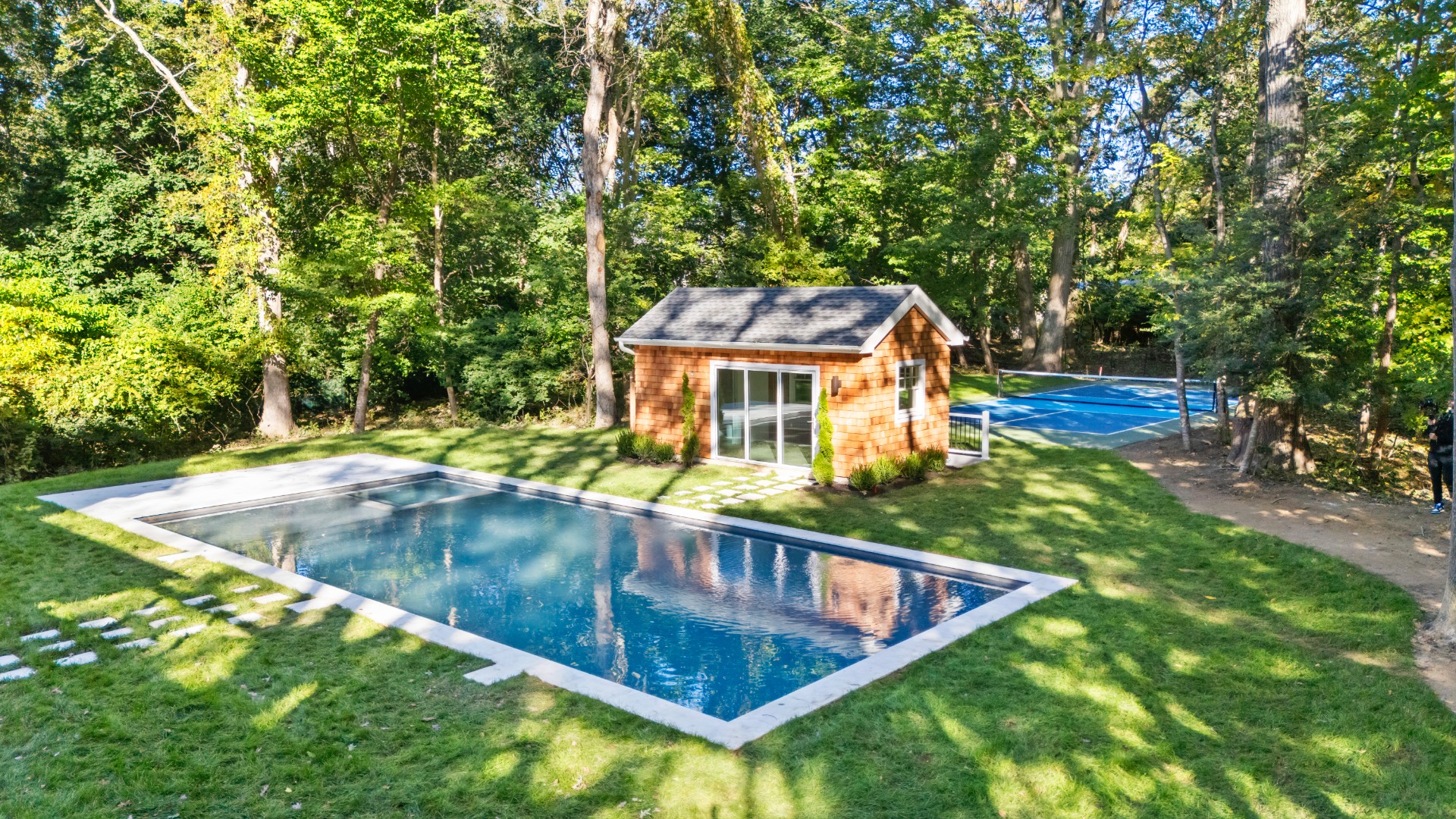 12 Garbis Ln