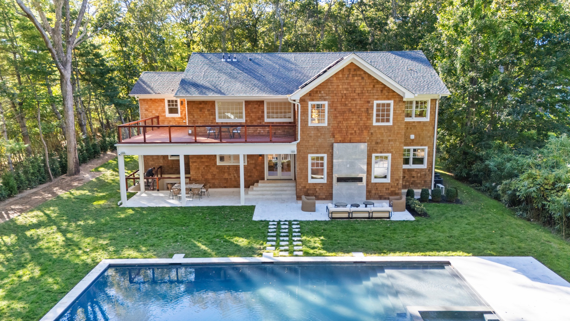 12 Garbis Ln
