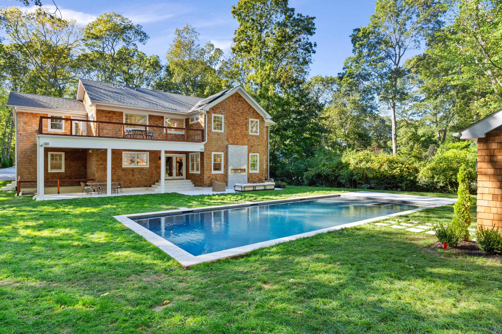 12 Garbis Ln