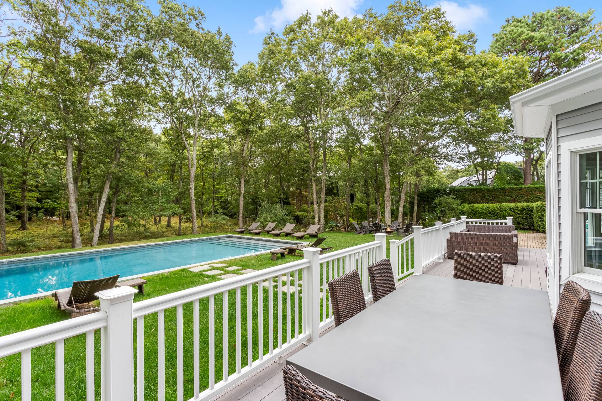 11 STUART CT