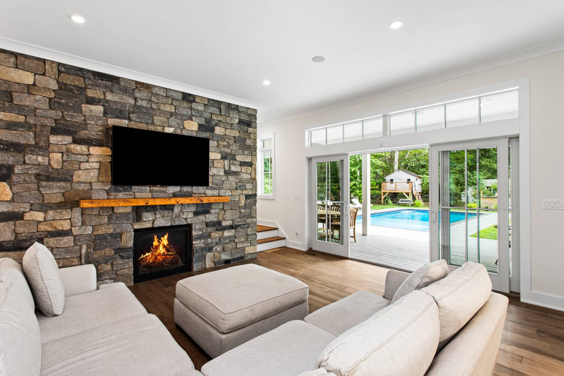 9 DEERLAND DR