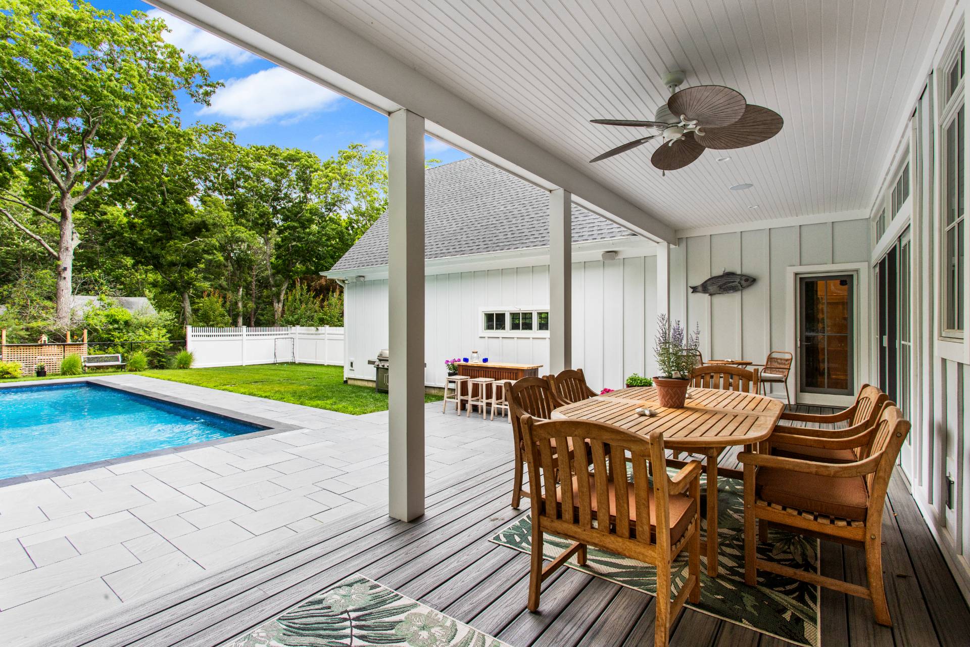 9 DEERLAND DR