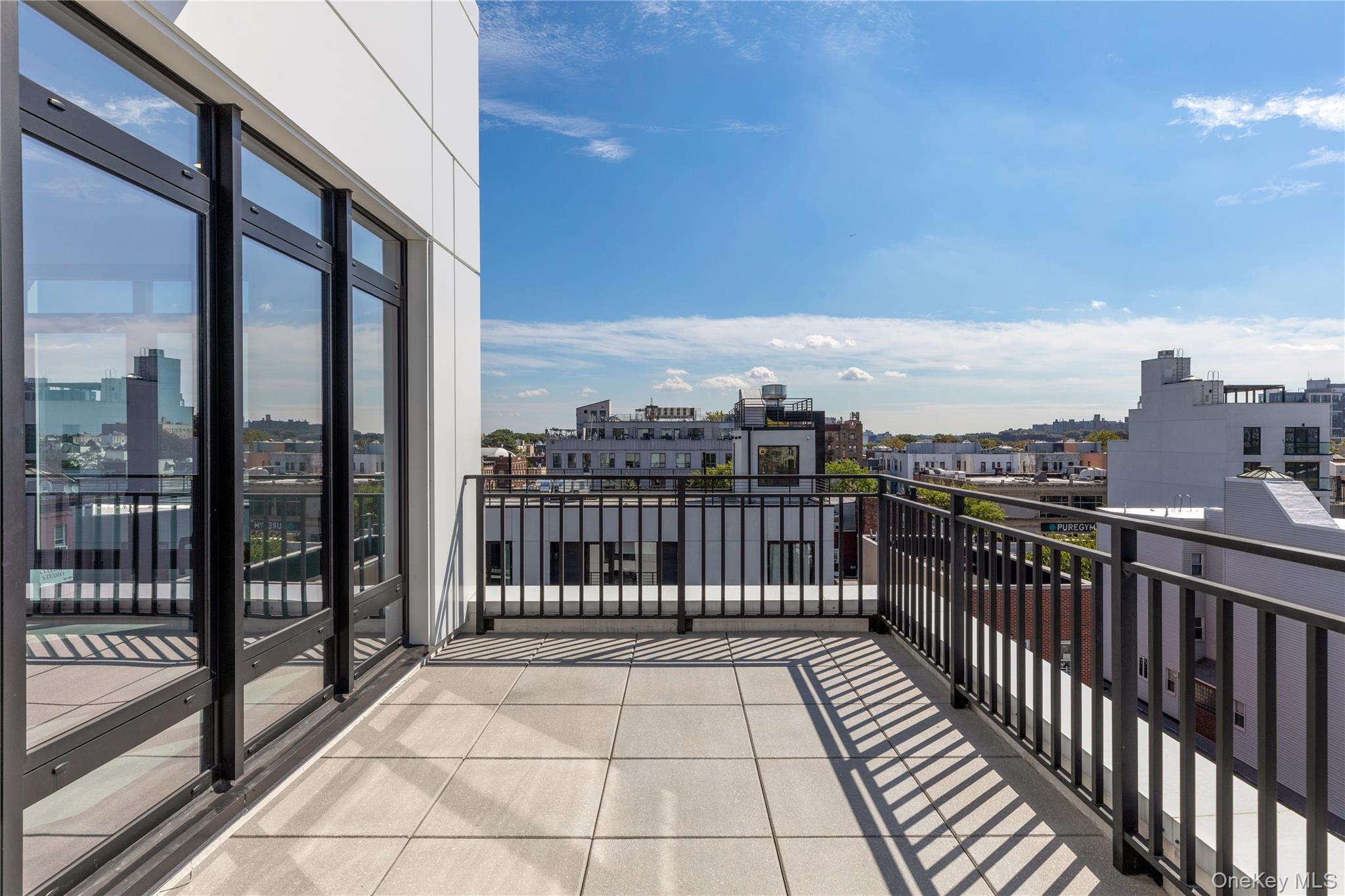 37-18 Broadway Unit: PH 501