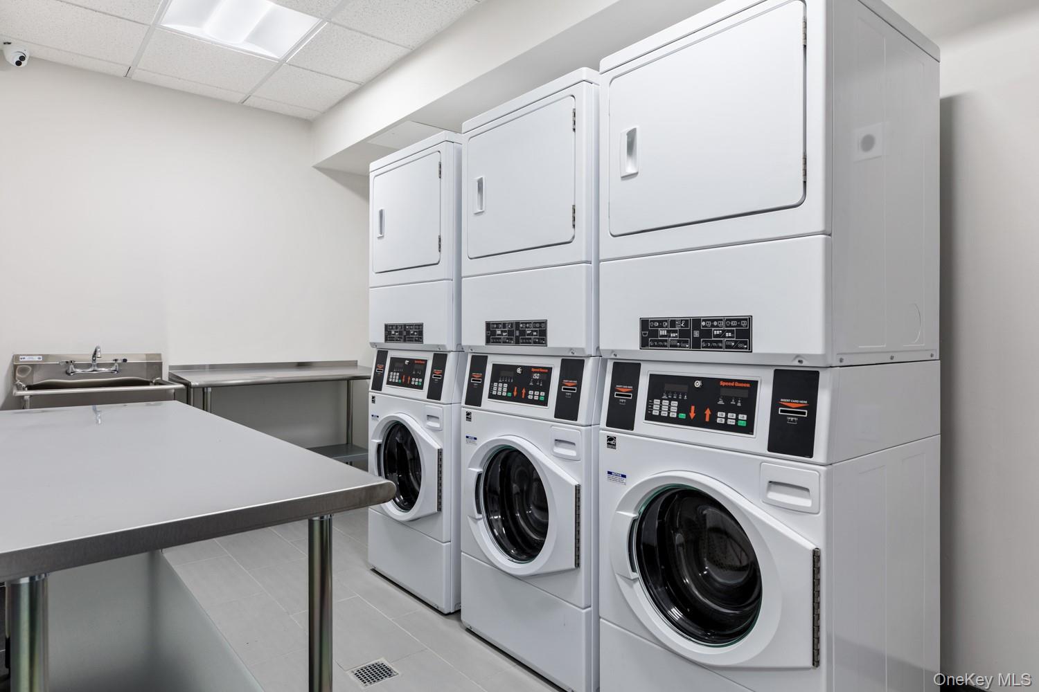 37-18 Broadway Unit: PH 501