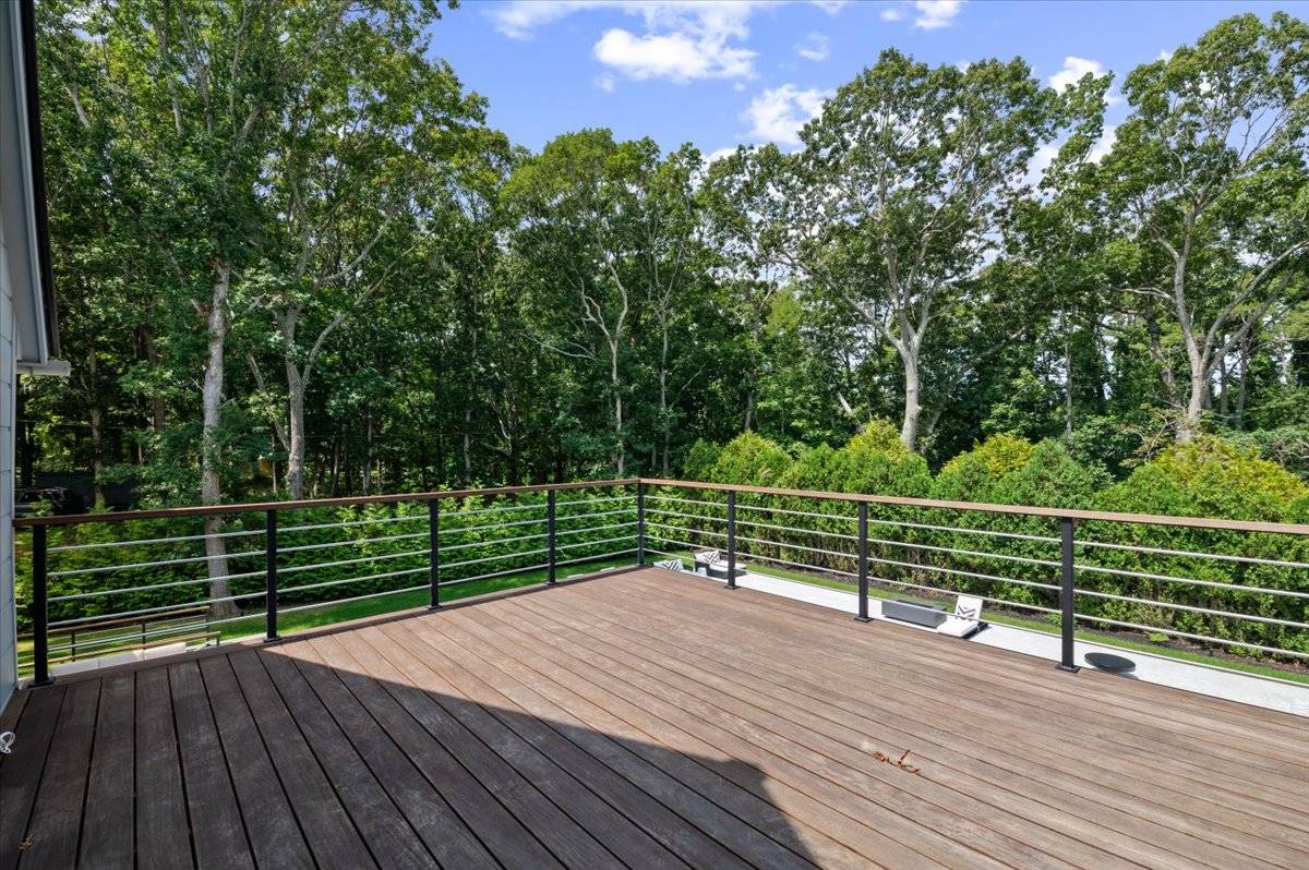 8 ASHWOOD CT