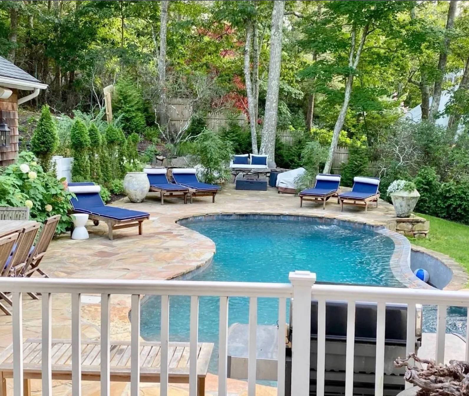 77 NORTHSIDE DR