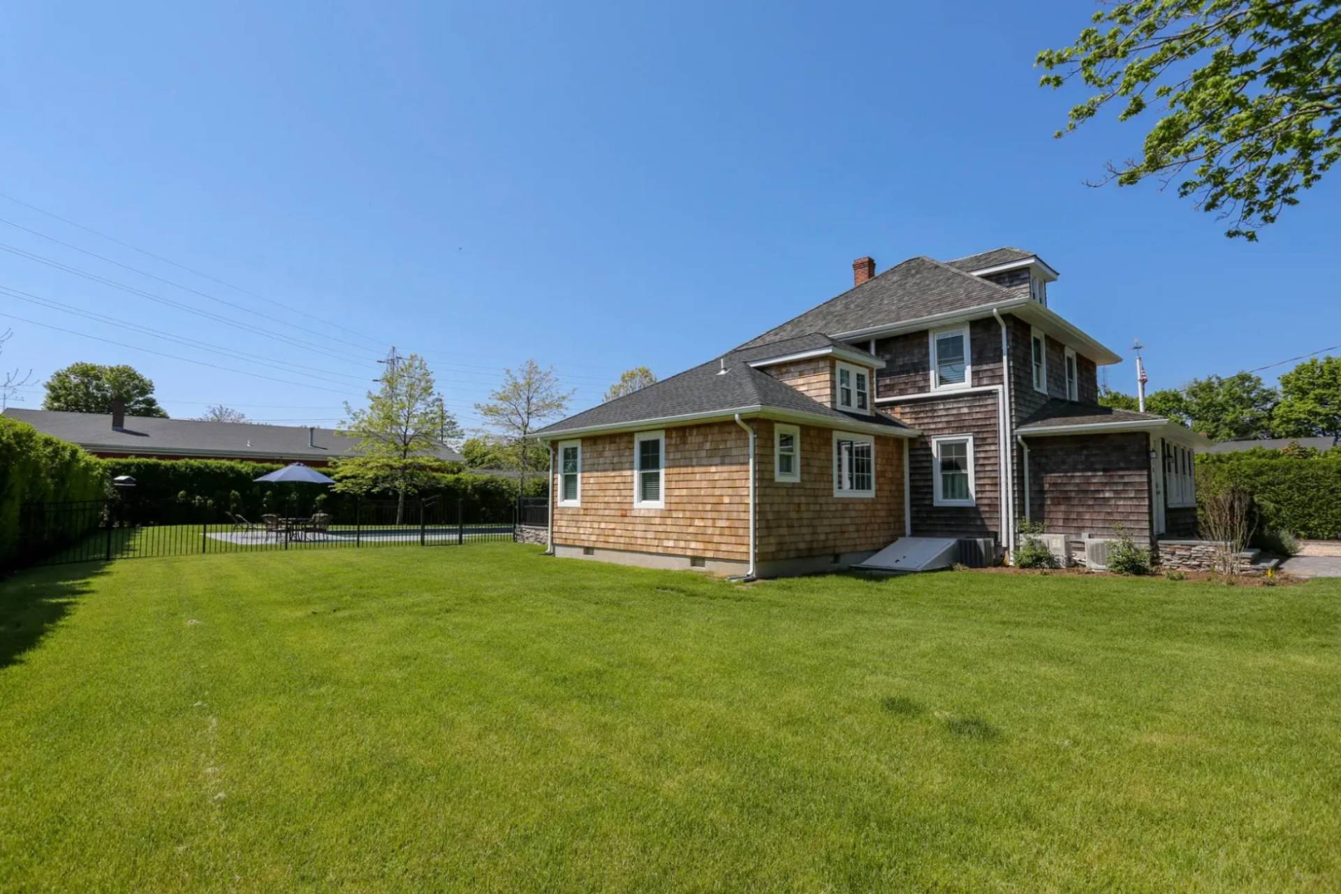 94 WILLOW ST