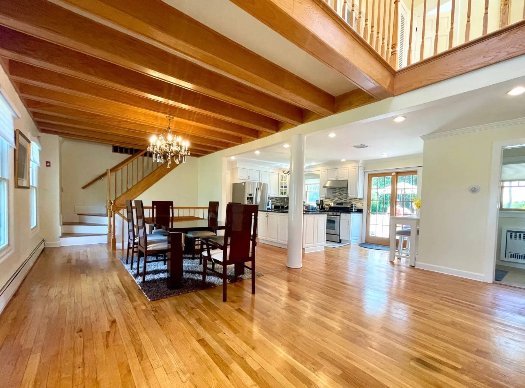 24 PLEASANT LN