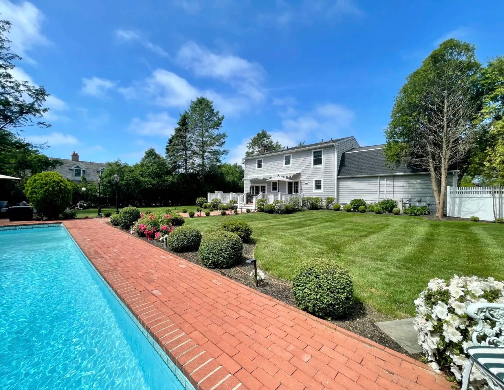 24 PLEASANT LN