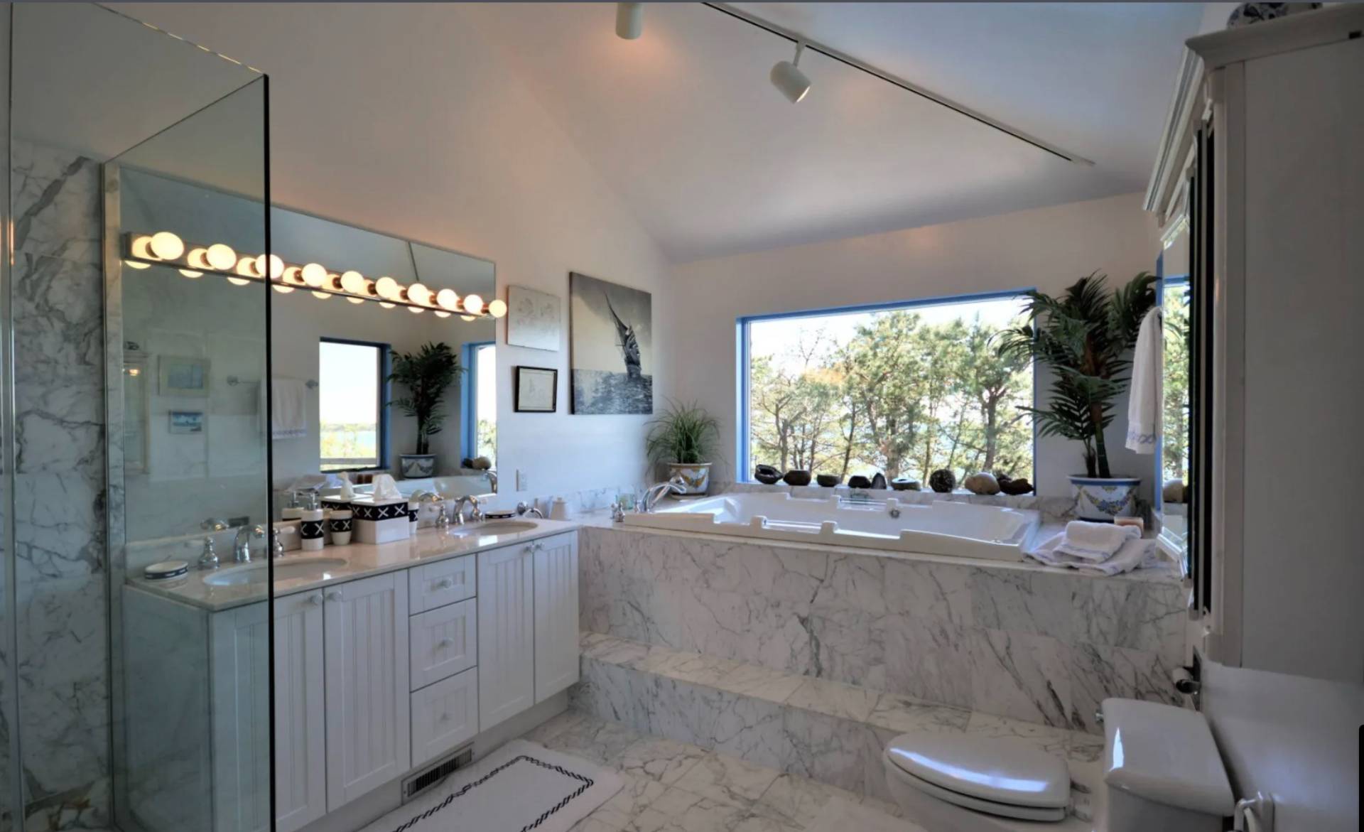 32 SOUTH BEACH RD