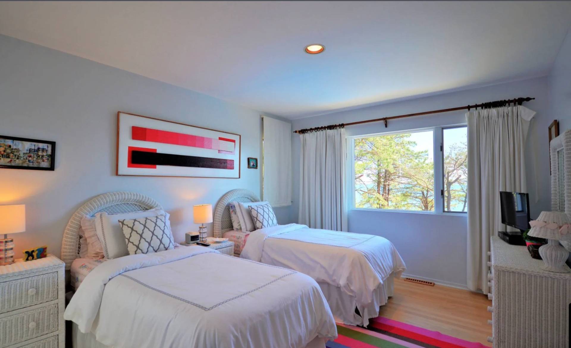 32 SOUTH BEACH RD