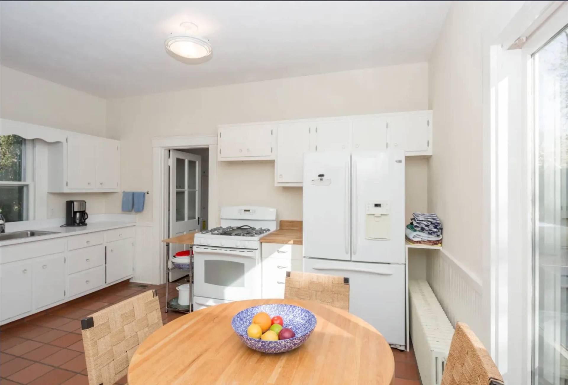 35 MEETING HOUSE LN