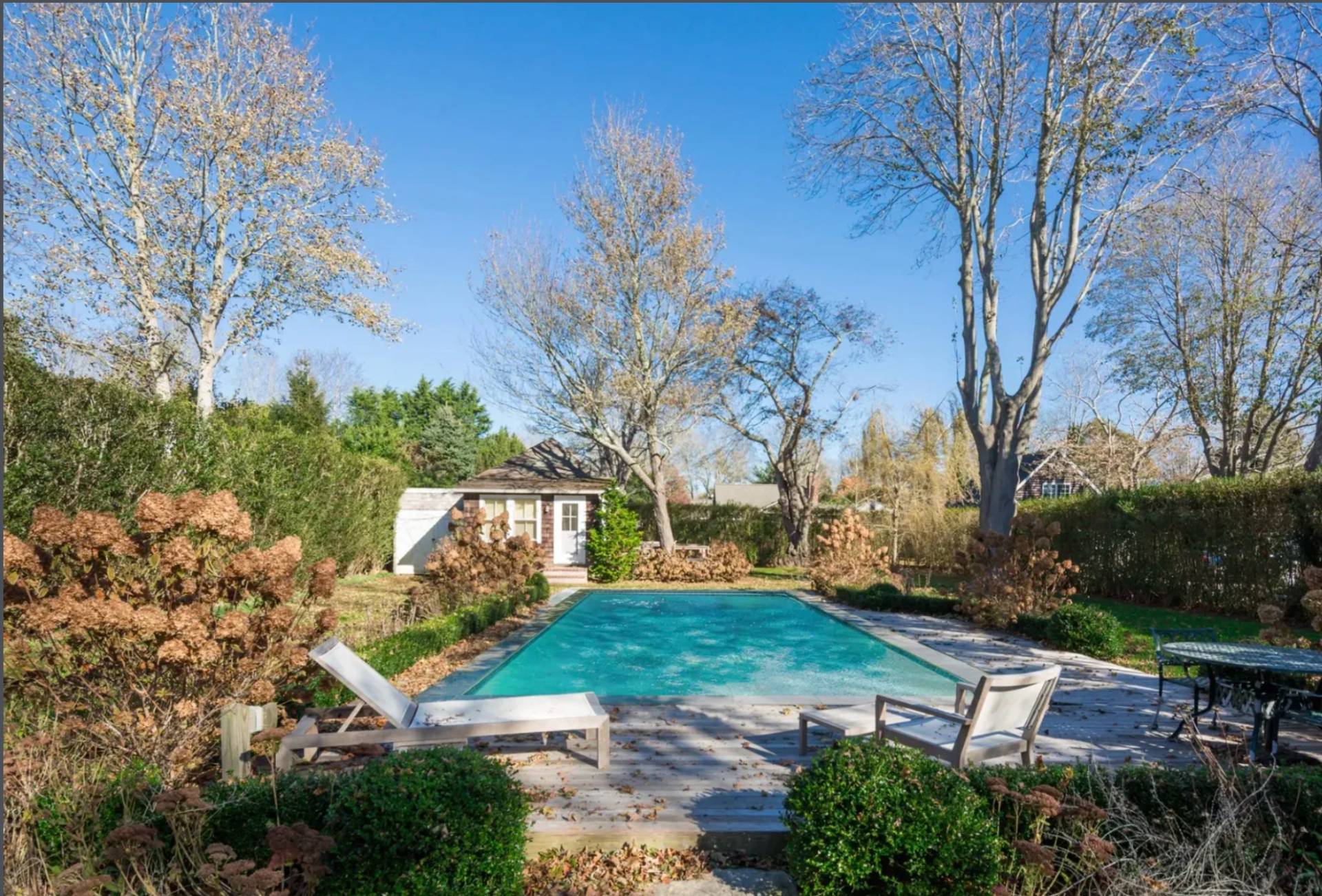 35 MEETING HOUSE LN