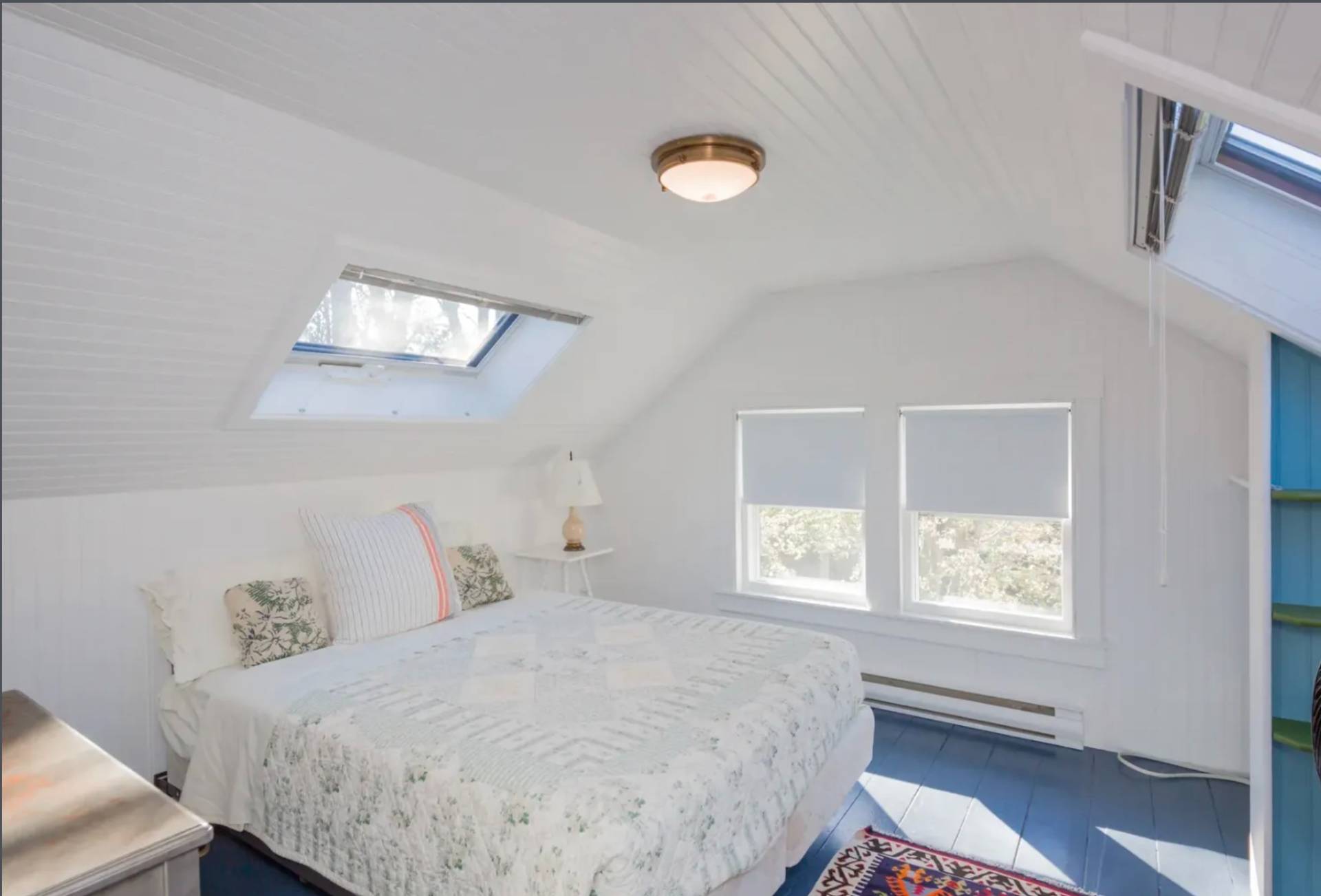 35 MEETING HOUSE LN