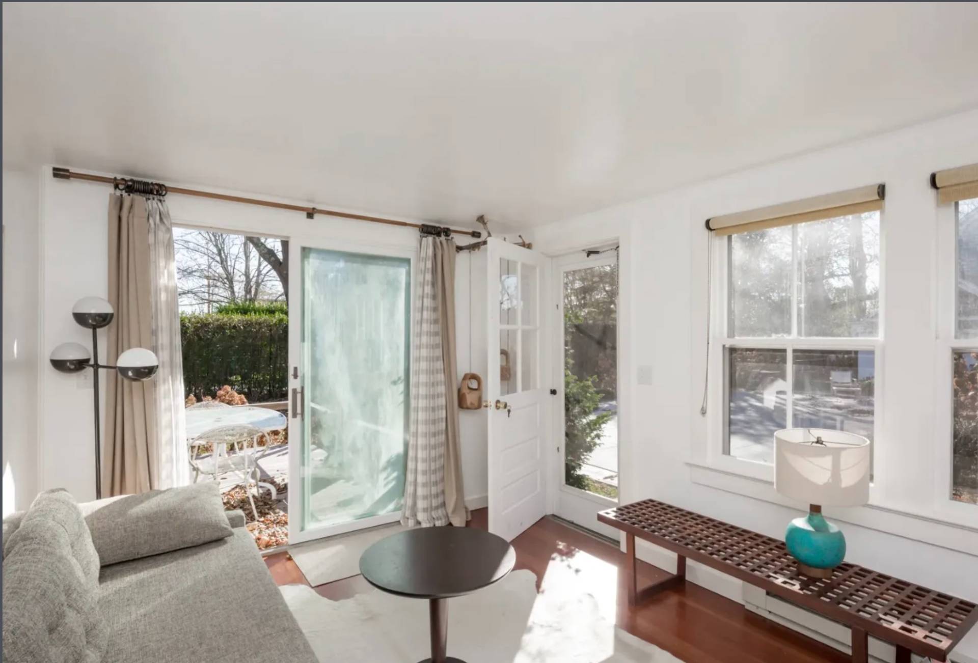 35 MEETING HOUSE LN