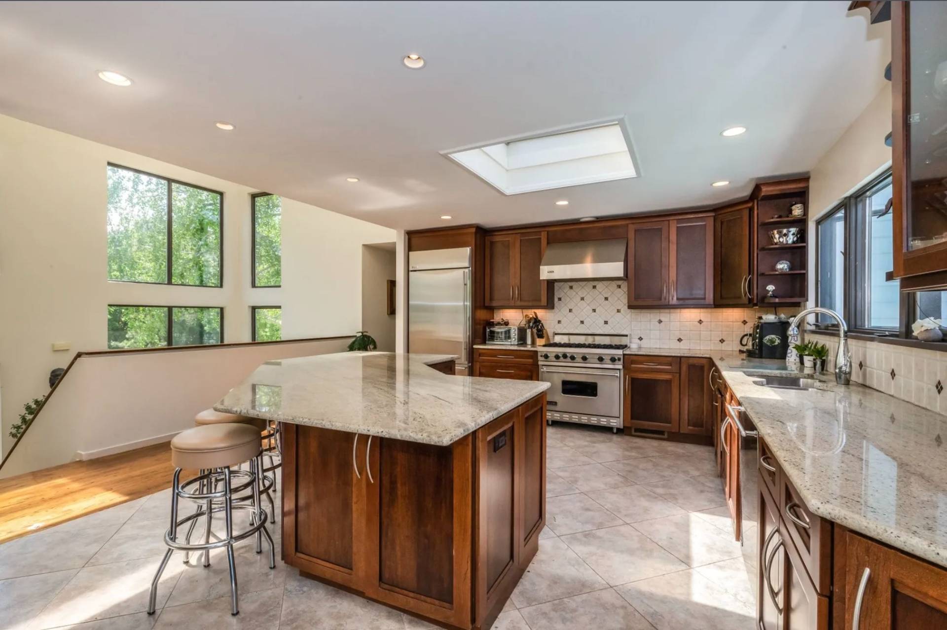 10 SCOTCH MIST LN